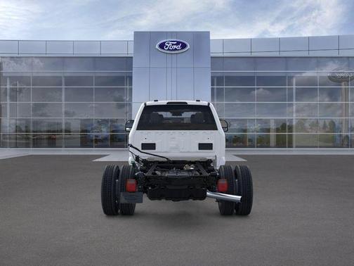 Oxford White 2026 Ford F-450 DRW