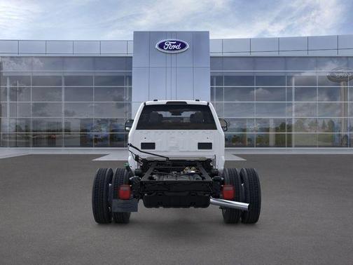 Oxford White 2026 Ford F-450 DRW