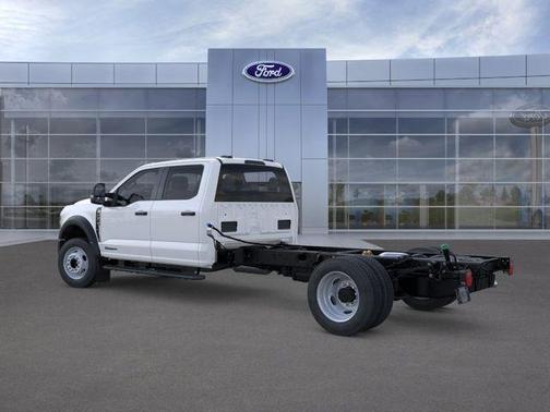 Oxford White 2026 Ford F-450 DRW