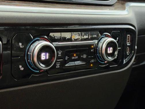Desert Sand Metallic 2022 GMC Sierra 1500 Elevation