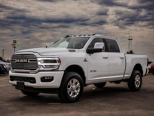 2023 RAM 2500 Laramie Crew Cab 4x4 6'4' Box