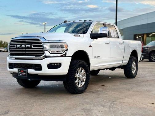 2023 RAM 2500 Laramie Crew Cab 4x4 6'4' Box