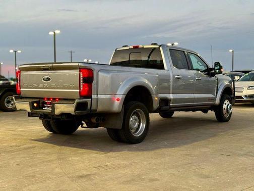 2023 Ford F-450 Lariat