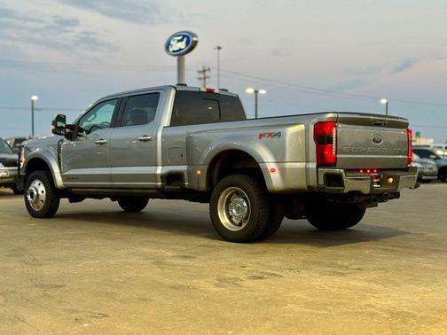 2023 Ford F-450 Lariat