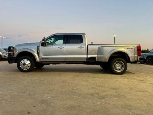 2023 Ford F-450 Lariat
