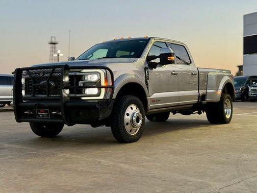 2023 Ford F-450 Lariat