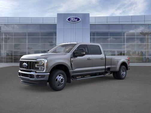 Carbonized Gray Metallic 2026 Ford F-350 Lariat