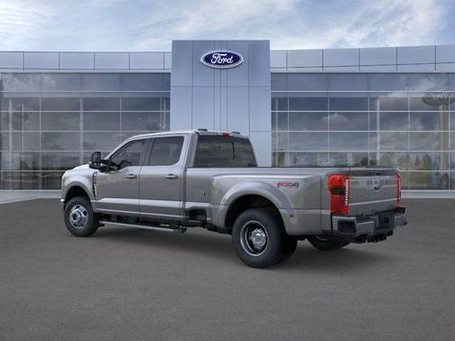 Carbonized Gray Metallic 2026 Ford F-350 Lariat