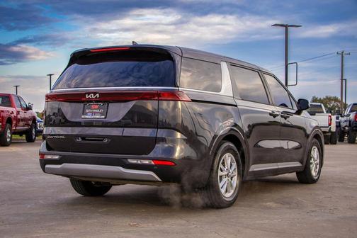 2022 Kia Carnival LX