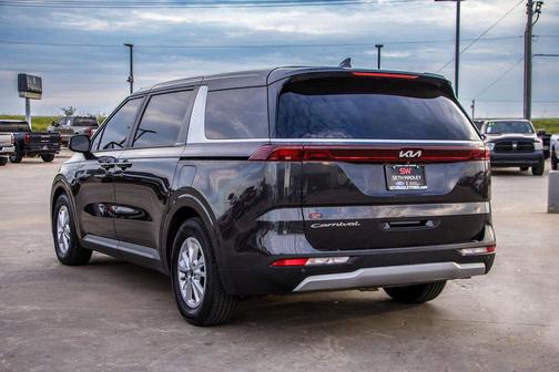 2022 Kia Carnival LX