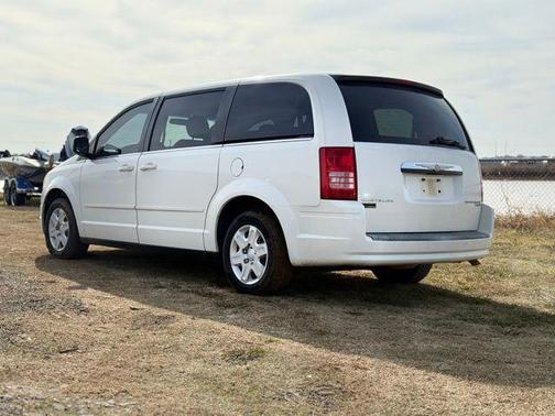 2009 Chrysler Town & Country LX