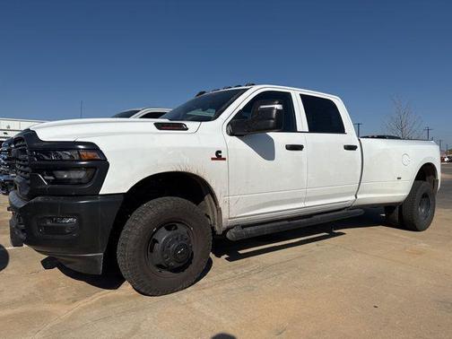 2025 RAM 3500 Tradesman Crew Cab 4x4 8' Box