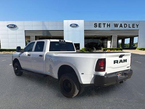 2025 RAM 3500 Tradesman Crew Cab 4x4 8' Box