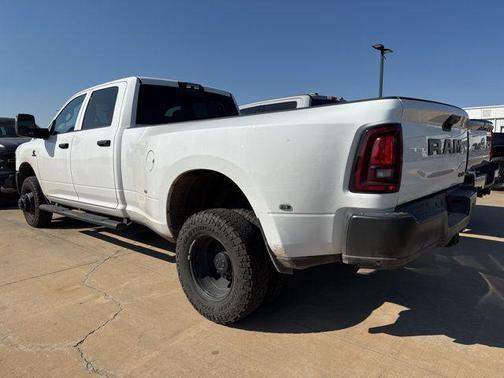 2025 RAM 3500 Tradesman Crew Cab 4x4 8' Box