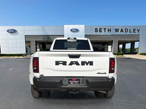 2025 RAM 3500 Tradesman Crew Cab 4x4 8' Box