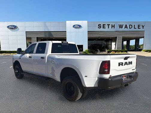 2025 RAM 3500 Tradesman Crew Cab 4x4 8' Box