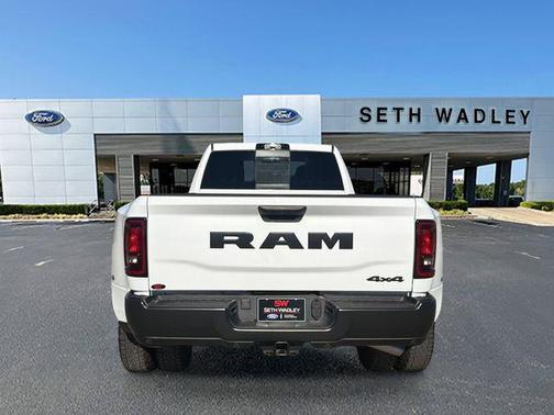 2025 RAM 3500 Tradesman Crew Cab 4x4 8' Box