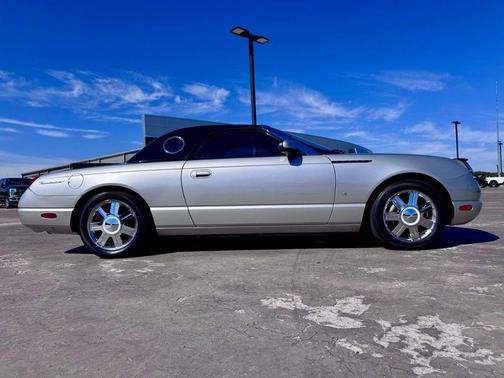 2004 Ford Thunderbird Base