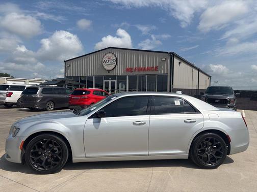 2020 Chrysler 300 Touring