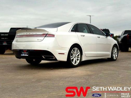 2016 Lincoln MKZ Base