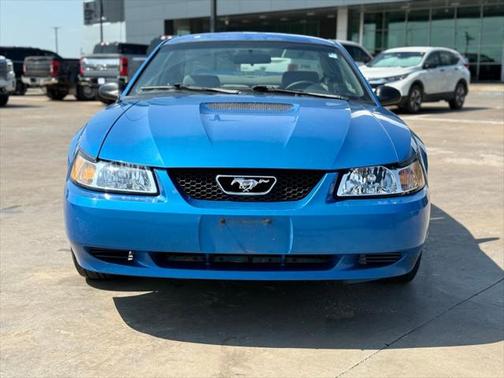 2000 Ford Mustang Base