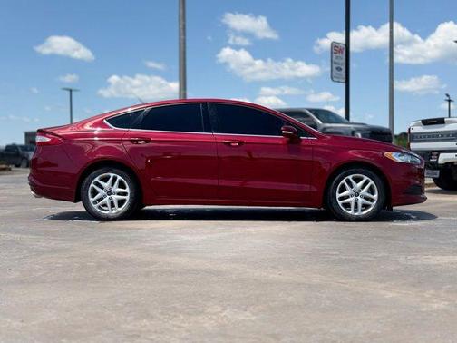 Ruby Red Metallic Tinted Clearcoat 2016 Ford Fusion SE
