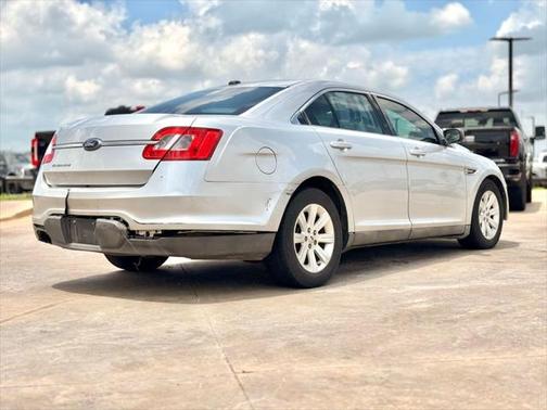 2010 Ford Taurus SE
