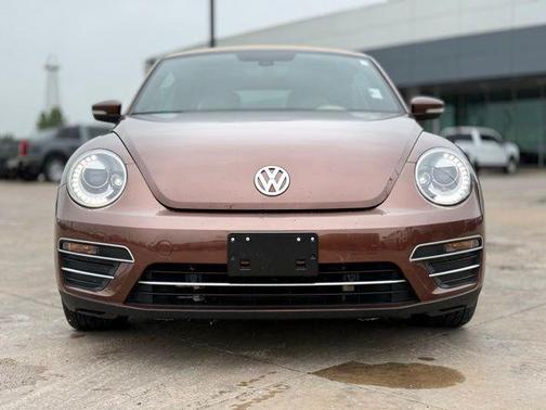 Dark Bronze Metallic/Beige Roof 2017 Volkswagen Beetle 1.8T SEL