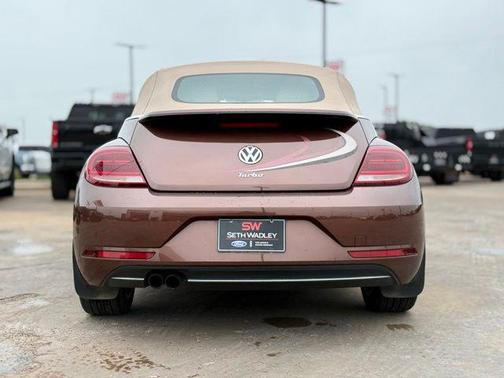 Dark Bronze Metallic/Beige Roof 2017 Volkswagen Beetle 1.8T SEL