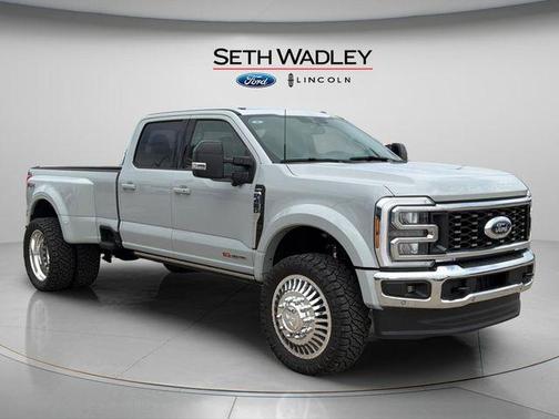 Avalanche 2026 Ford F-450 Lariat