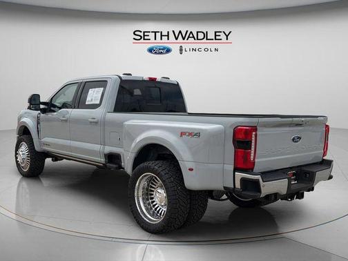 Avalanche 2026 Ford F-450 Lariat