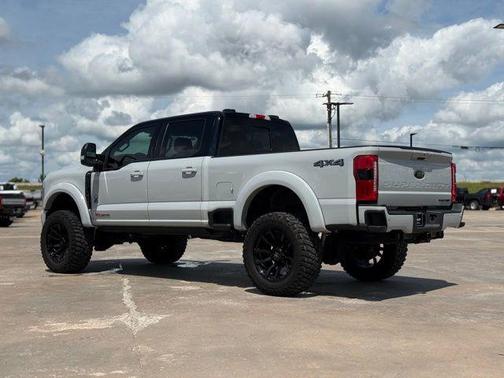 Avalanche 2025 Ford F-250 Lariat