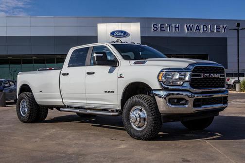 2024 RAM 3500 Big Horn Crew Cab 4x4 8' Box