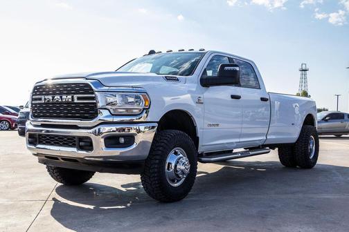 2024 RAM 3500 Big Horn Crew Cab 4x4 8' Box