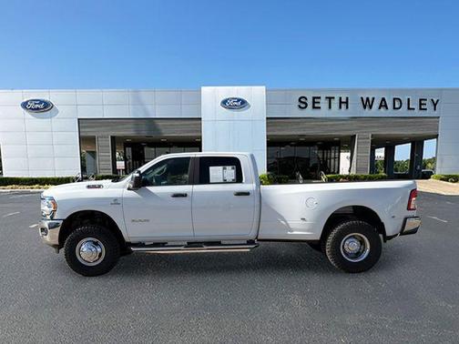 2024 RAM 3500 Big Horn Crew Cab 4x4 8' Box