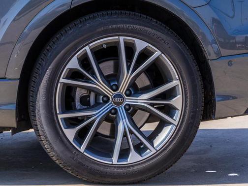 2023 Audi Q8 55 Premium Plus