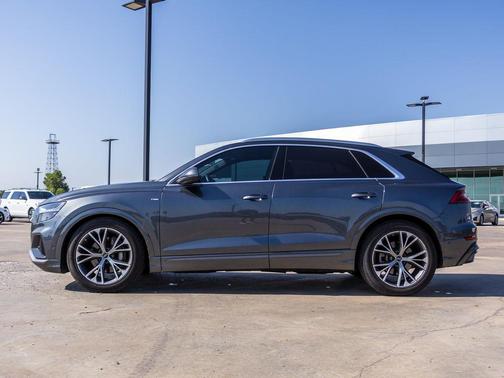 2023 Audi Q8 55 Premium Plus