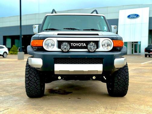 2014 Toyota FJ Cruiser Base
