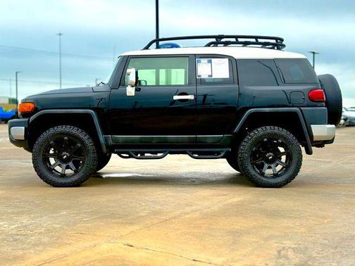2014 Toyota FJ Cruiser Base