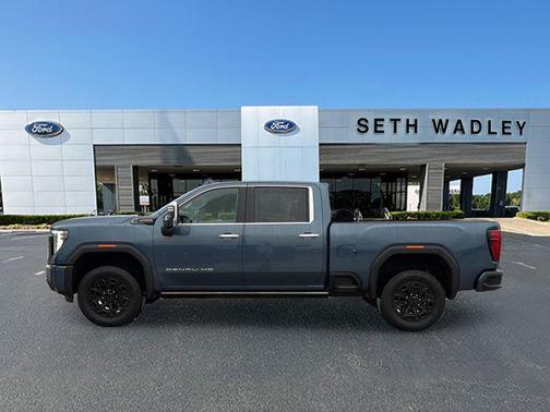 2025 GMC Sierra 3500 Denali