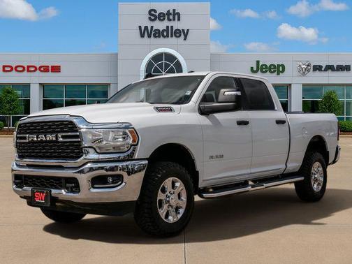 Bright White Clearcoat 2024 RAM 2500 Big Horn Crew Cab 4x4 6'4' Box