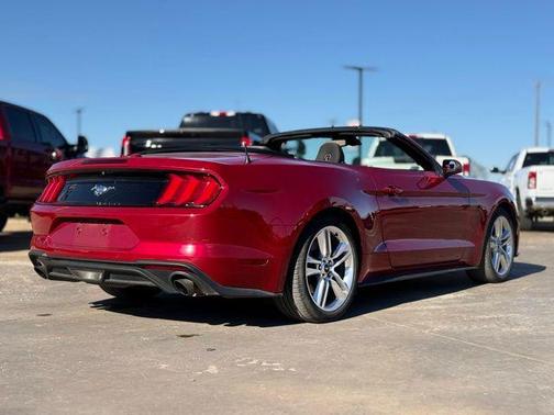 2021 Ford Mustang EcoBoost