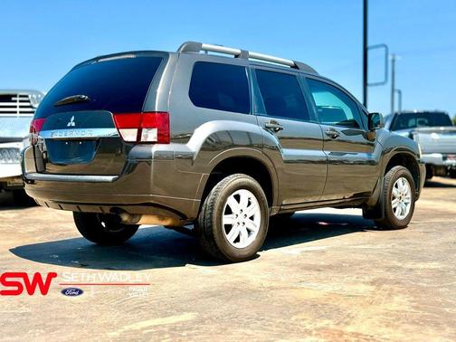 2011 Mitsubishi Endeavor LS