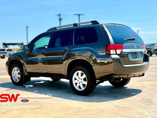 2011 Mitsubishi Endeavor LS