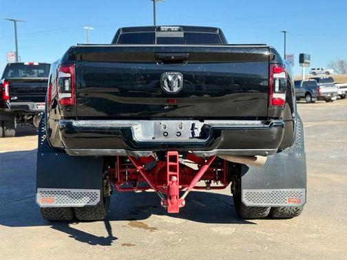 2020 RAM 3500 Laramie Crew Cab 4x4 8' Box