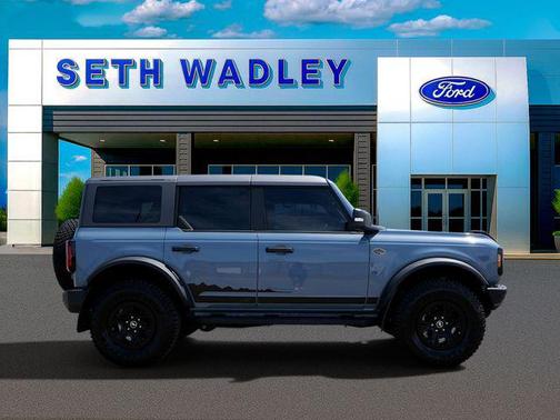 Azure Gray Metallic Tri-Coat 2024 Ford Bronco Wildtrak