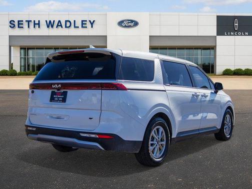 2024 Kia Carnival LX