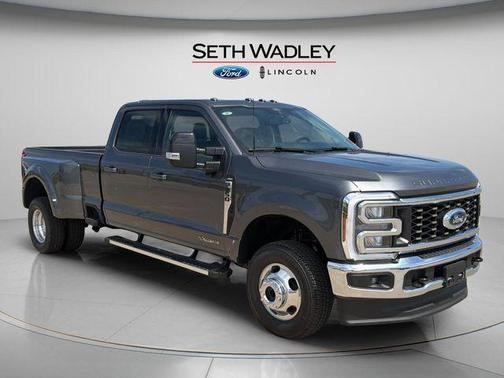 Carbonized Gray Metallic 2026 Ford F-350 Lariat