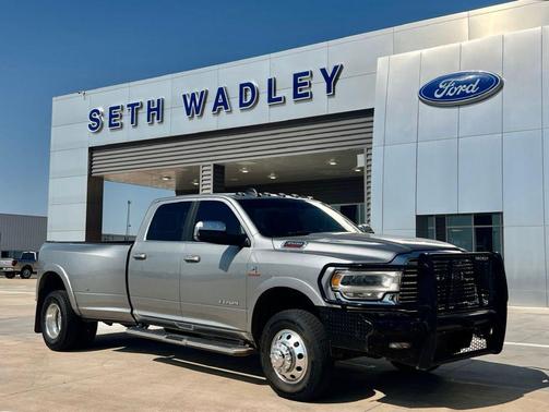 2022 RAM 3500 Laramie Crew Cab 4x4 8' Box