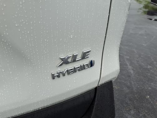 2024 Toyota RAV4 Hybrid XLE Premium